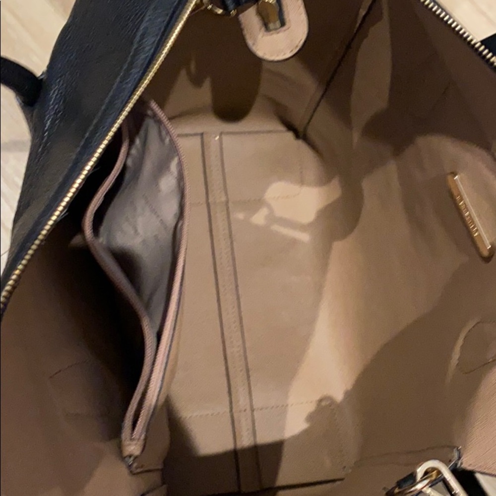 Michael Kors Bag - Picture 6 of 9